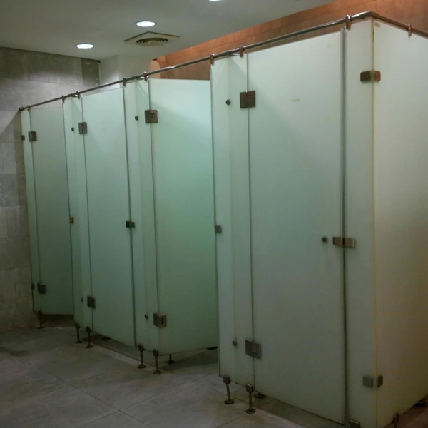 Cubical Toilet Glass Laminated Safety
